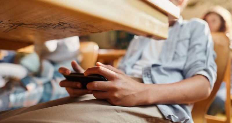 Punjab bans mobile phone use in colleges for both teachers and students