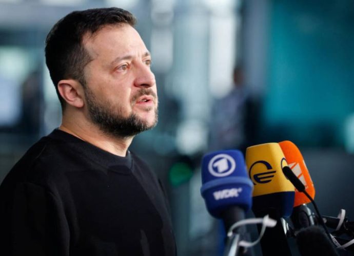 Zelensky says us deal right steps blasts support for russian exports